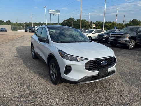 Certified 2025 Ford Escape ST-Line w/ Tech Pack #1 AWD/4WD image 1