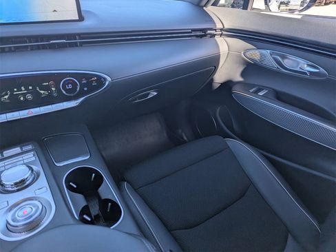 Used 2025 Genesis GV70 3.5T Sport image 18