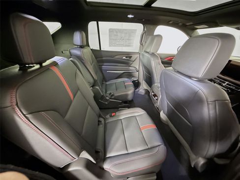 New 2026 Chevrolet Traverse RS image 24