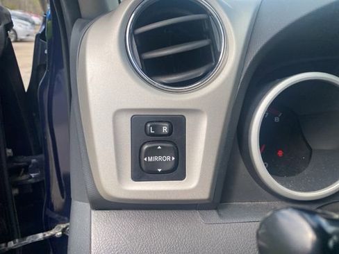 Used 2009 Toyota Matrix S image 15