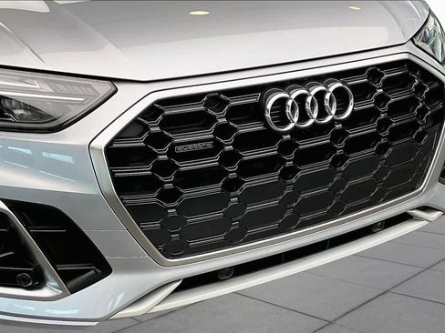Used 2023 Audi Q5 2.0T Premium w/ Convenience Package AWD/4WD image 32