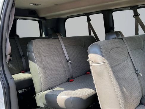 Used 2025 Chevrolet Express 2500 LT w/ LT Preferred Equipment Group RWD image 5