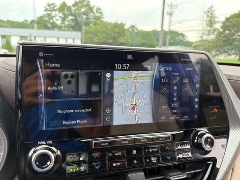 Used 2022 Toyota Highlander Platinum AWD/4WD image 10
