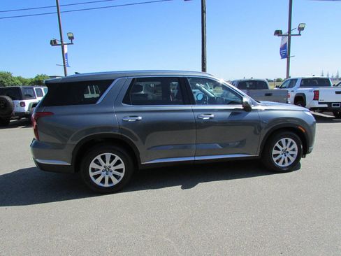 Used 2024 Hyundai Palisade SEL FWD image 6