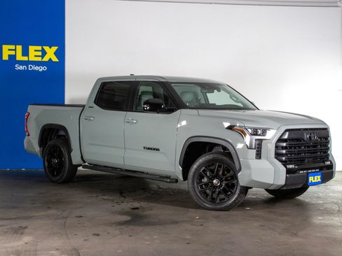 Used 2024 Toyota Tundra Limited AWD/4WD image 7
