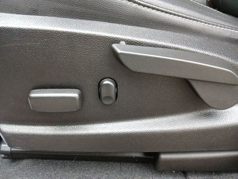 Used 2021 Chevrolet Colorado ZR2 image 16