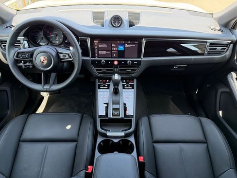 Used 2025 Porsche Macan image 14