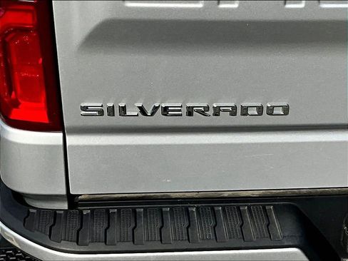 Used 2021 Chevrolet Silverado 1500 Custom image 8