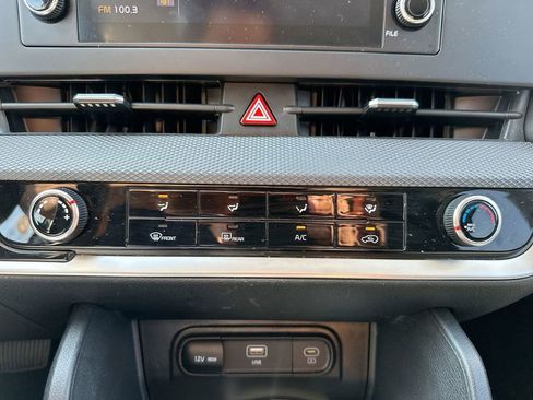 Used 2024 Kia Sportage LX image 18