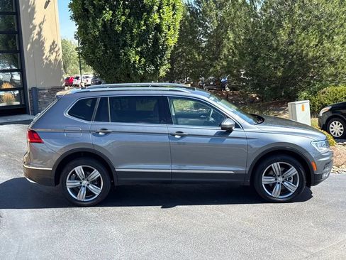 Used 2021 Volkswagen Tiguan SEL AWD/4WD image 27