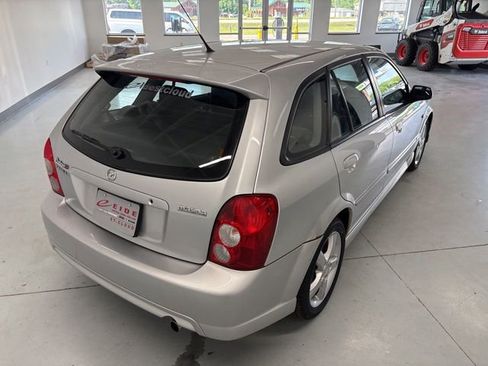 Used 2003 MAZDA Protege5 FWD image 11