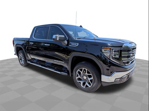Used 2022 GMC Sierra 1500 SLT w/ SLT Convenience Package AWD/4WD image 2