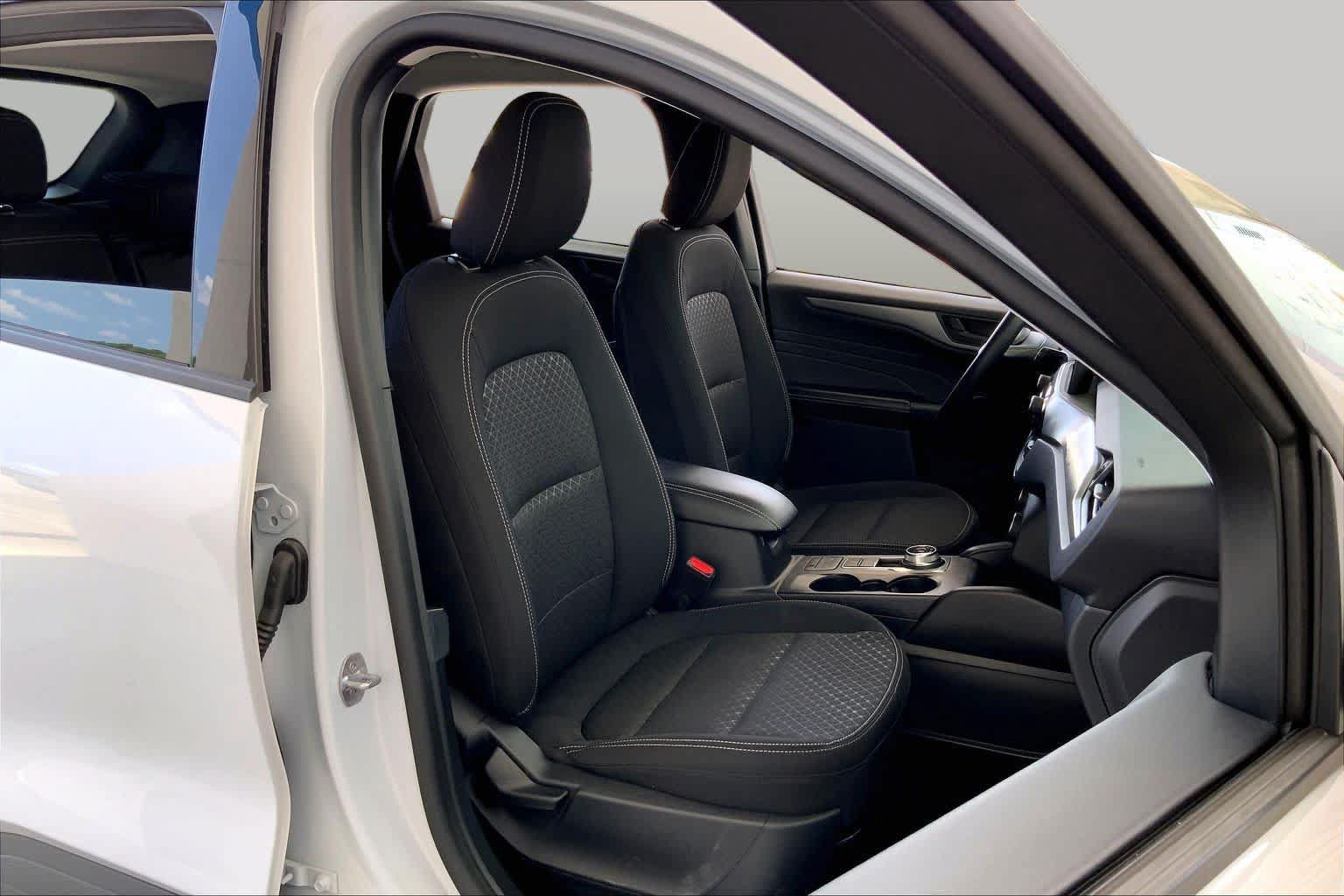 Used 2025 Ford Escape Active FWD image 9