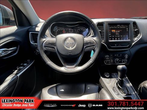 Used 2020 Jeep Cherokee Latitude w/ Quick Order Package 26F North AWD/4WD image 8