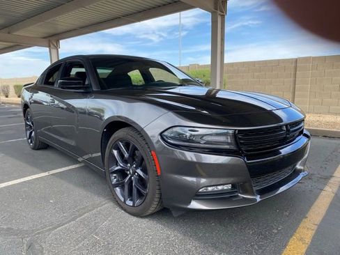Used 2020 Dodge Charger SXT w/ Blacktop Package image 4