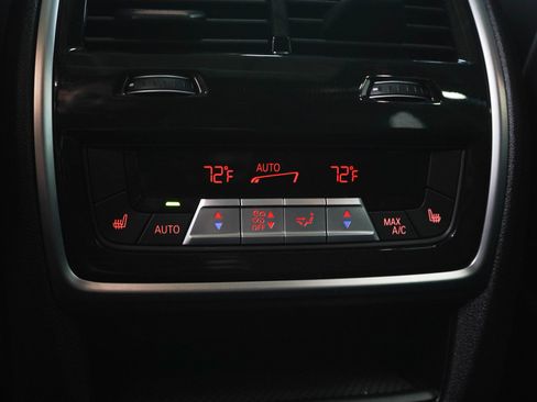 Used 2025 BMW X5 M60i AWD/4WD image 16