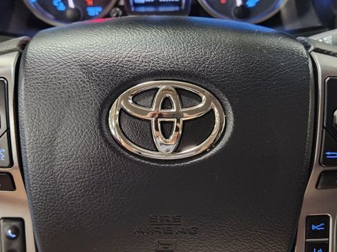 Used 2020 Toyota Tacoma SR5 RWD image 48