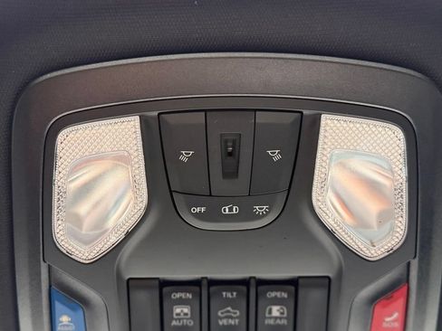 Used 2022 RAM 2500 Big Horn w/ Level C Equiment Group AWD/4WD image 21