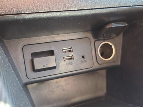 Used 2019 Toyota Yaris XLE FWD image 38