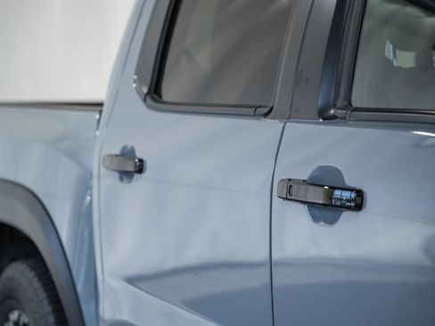 Used 2024 Nissan Frontier PRO-4X w/ Pro Premium Package AWD/4WD image 15