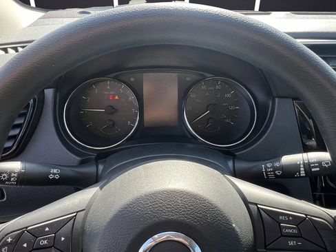 Used 2021 Nissan Rogue Sport S image 14