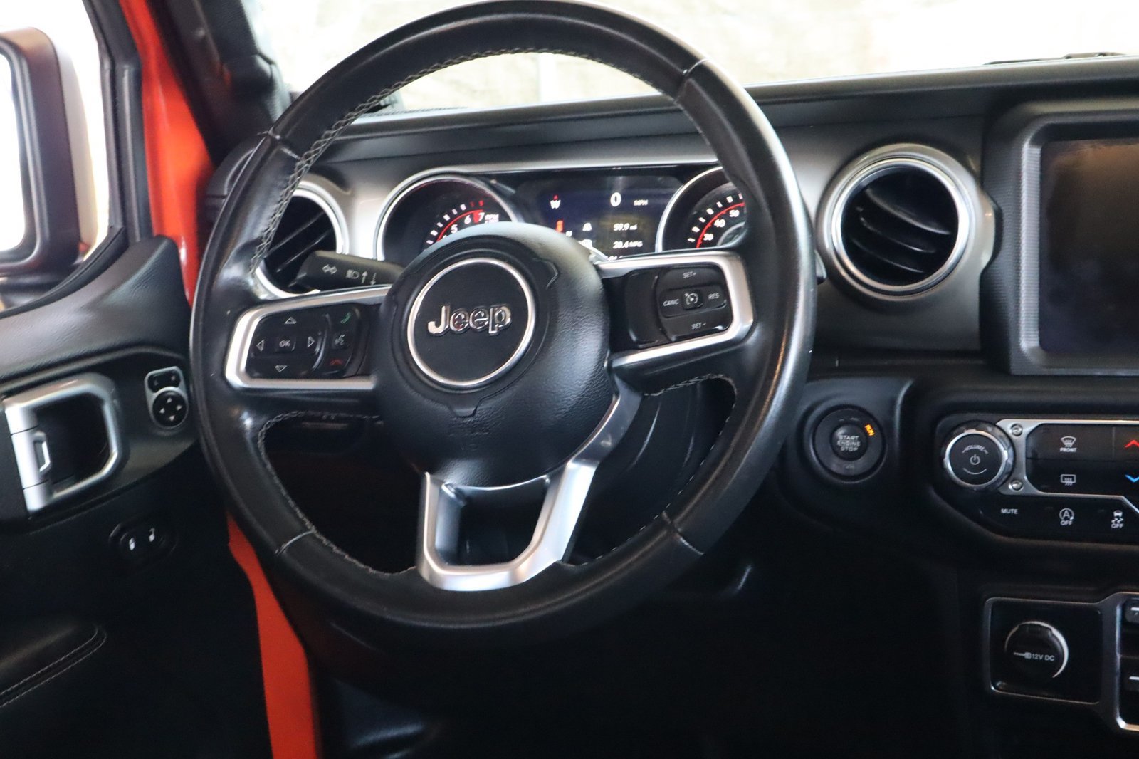 Used 2019 Jeep Wrangler Unlimited Sahara w/ Uconnect 4C Nav & Sound Group AWD/4WD image 30