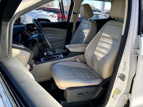 Used 2017 Ford Escape Titanium image 8