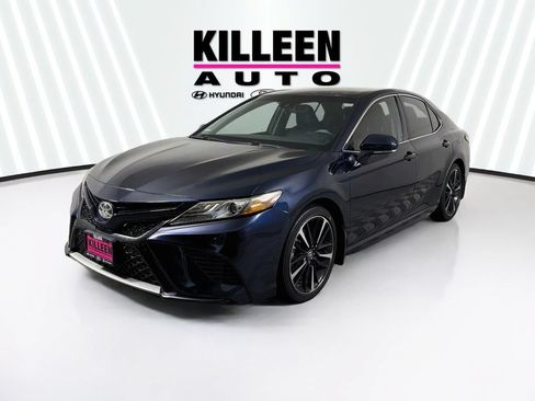 Used 2018 Toyota Camry XSE FWD image 3