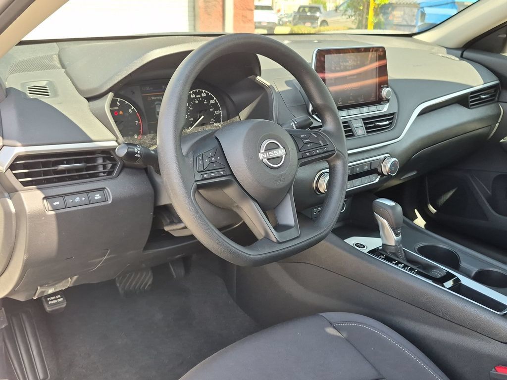 Certified 2025 Nissan Altima 2.5 S FWD image 14