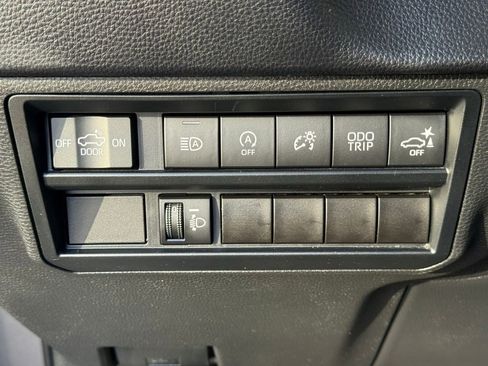 Used 2022 Toyota Tundra SR5 w/ TRD Off-Road Package image 16