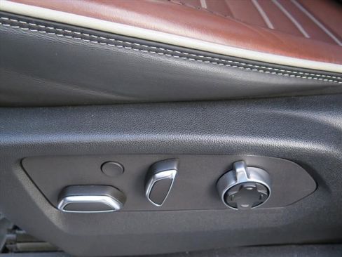 Used 2024 GMC Yukon Denali Ultimate image 12