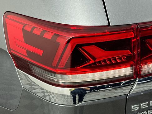 Used 2021 Volkswagen Atlas SEL image 34