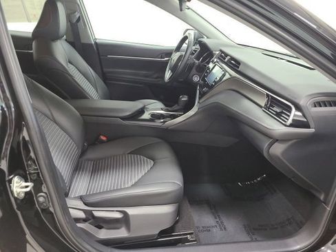 Certified 2020 Toyota Camry SE FWD image 11