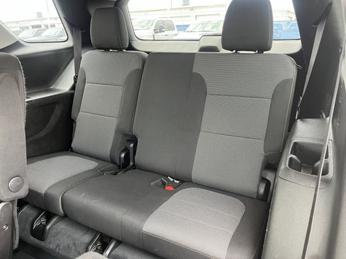Used 2020 Chevrolet Traverse LT FWD image 35