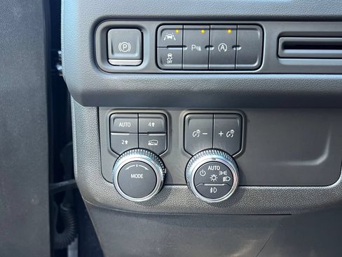 Used 2023 GMC Yukon SLT AWD/4WD image 22