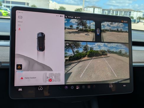 Used 2024 Tesla Model Y 2WD image 21