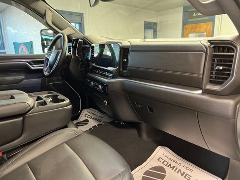 Used 2025 Chevrolet Silverado 2500 LTZ AWD/4WD image 48
