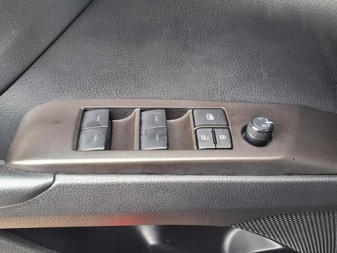 Used 2024 Toyota Camry SE FWD image 7