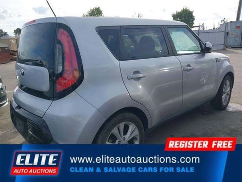 Used 2016 Kia Soul + w/ Audio Package FWD image 8