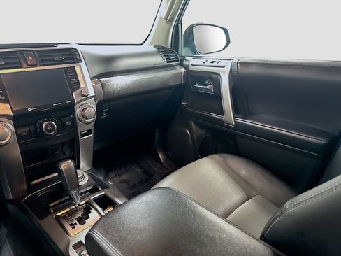 Used 2022 Toyota 4Runner SR5 Premium w/ Moonroof Package AWD/4WD image 23
