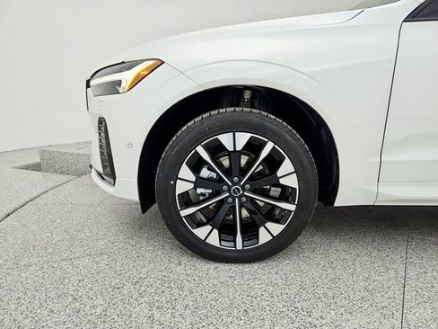 New 2026 Volvo XC60 B5 Plus w/ Climate Package image 25