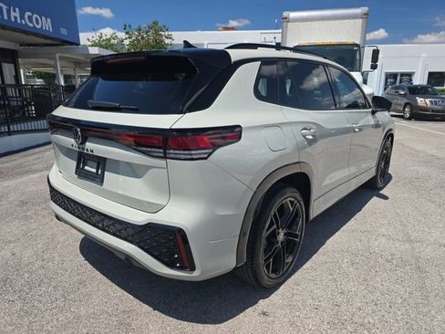 New 2026 Volkswagen Tiguan SE R-Line FWD image 5