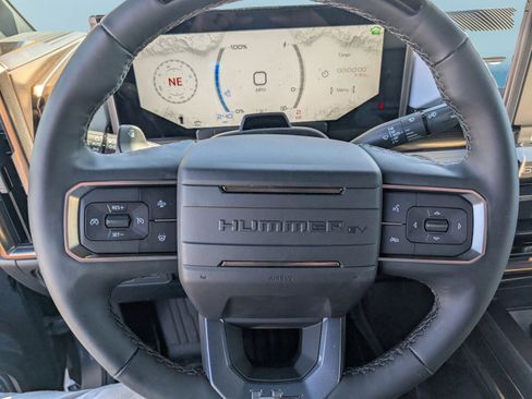 Used 2025 GMC Hummer EV 3X image 16