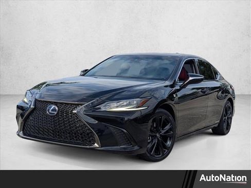 Used 2022 Lexus ES 300h F Sport image 1