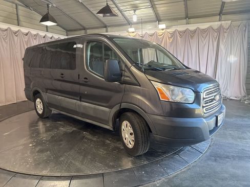 Used 2017 Ford Transit 150 XLT image 3