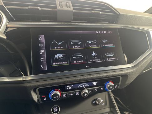 Used 2024 Audi Q3 2.0T Premium Plus image 18