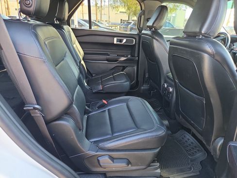 Used 2020 Ford Explorer XLT w/ Equipment Group 202A AWD/4WD image 27
