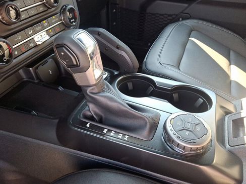 New 2025 Ford Bronco Badlands image 40