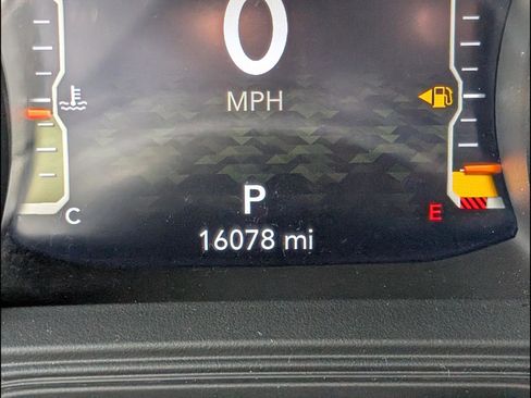 Used 2024 Jeep Wrangler Willys image 9