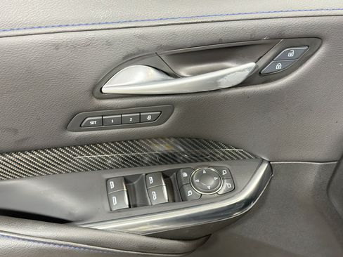Used 2025 Cadillac XT4 Sport w/ LPO, Onyx Lite Package FWD image 22